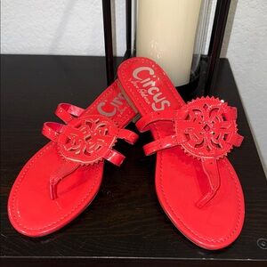 Circus by Sam Edelman Orange Red Patent Thong Sandals w/Medallion size 9.5W New